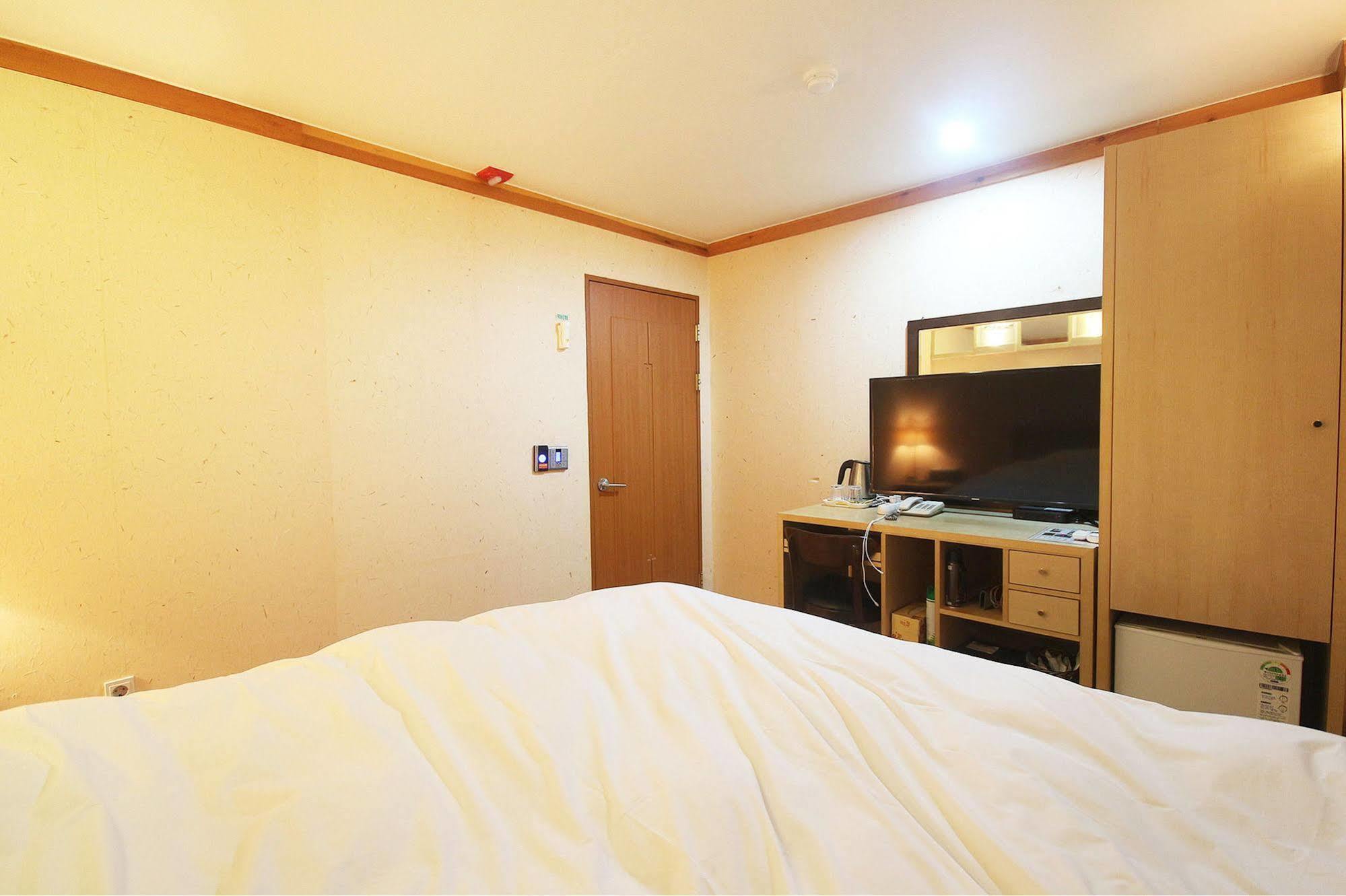 Jeonju Tourist Hotel Exteriér fotografie