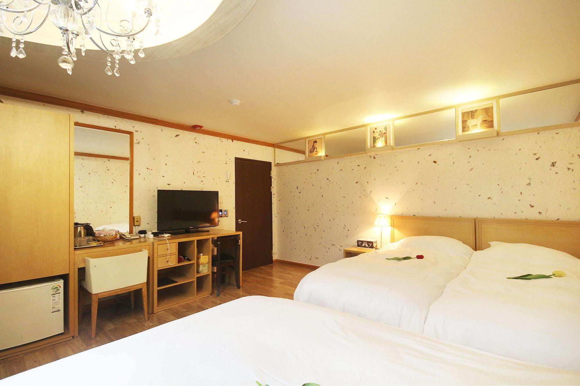 Jeonju Tourist Hotel Exteriér fotografie
